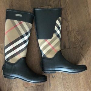 Authentic Burberry Women’s Rain Boots